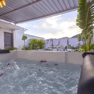 Villa Aravali Homestay With Rooftop Jacuzzi, Udaipur